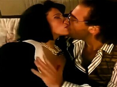 Çok pis kız derin deepthroat yapıyor