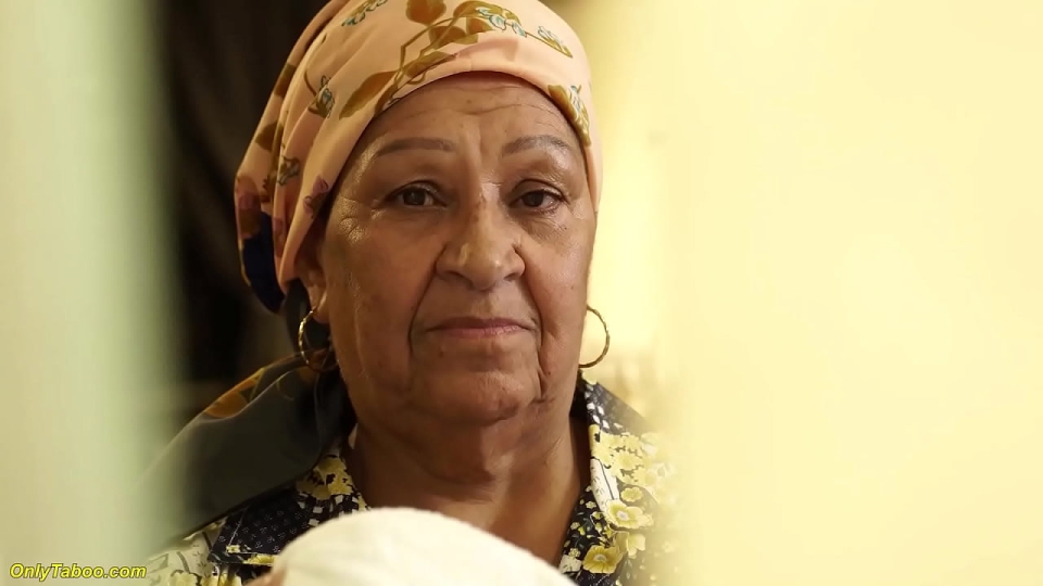72’lik BBW Nine Devasa Yarakla Hard Arkadan Düzüldü