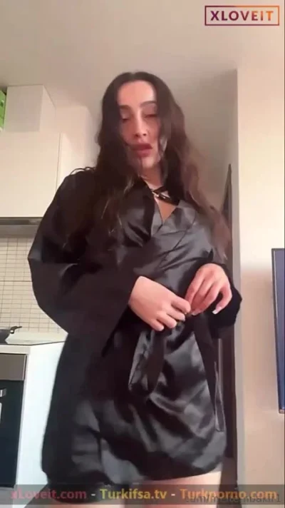 Meltem Bakır Bambaşka Bir Sexilikte MILF  – Türk !