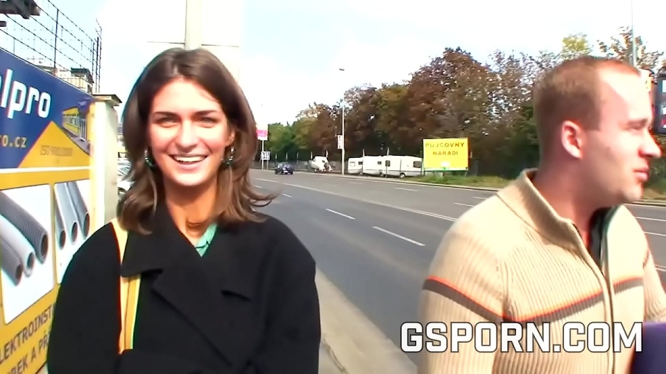Çek kaltağın götü gerçek sikişte paramparça
