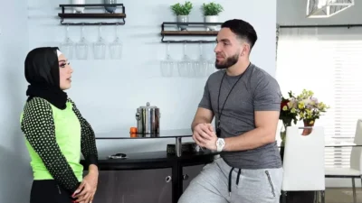 Türbanlı iri memeli Arap koçu takımda kalmak için siktiriyor
